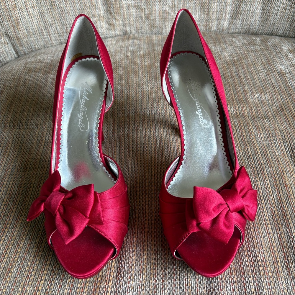 Michaelangelo Maribelle Red Satin Peep-toe Heels